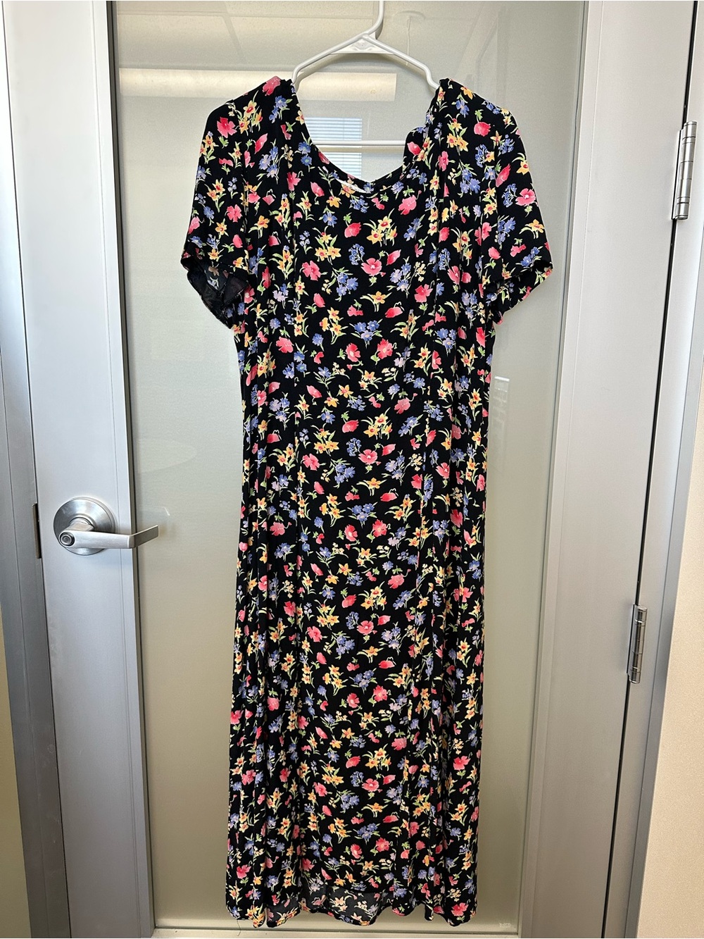 vintage 90s short-sleeve floral maxi dress by Maggy London size 16